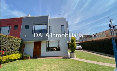 CASA CAMPESTRE EN VENTA EN COTA, VEREDA LA MOYA. INMOBILIARIAS COTA