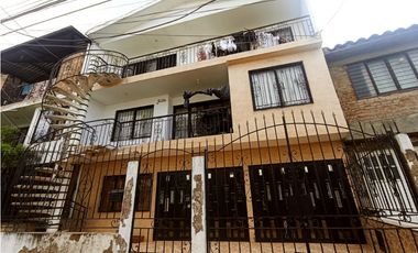 SE VENDE CASA MULTIFAMILIAR - EDIF CON APTO LA PRADERA - JAMUNDI