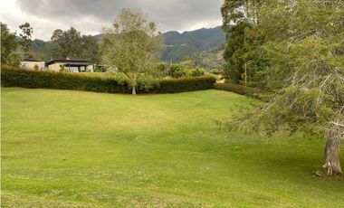 VENTA DE LOTE EN EL RETIRO SECTOR FIZEBAD