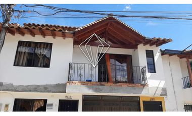 CASA EN VENTA EN LA CEJA