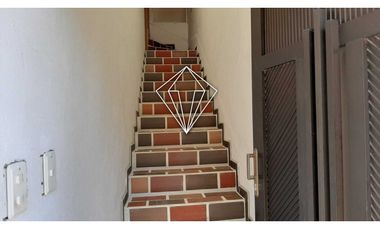 CASA EN VENTA EN LA CEJA