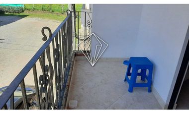 CASA EN VENTA EN LA CEJA