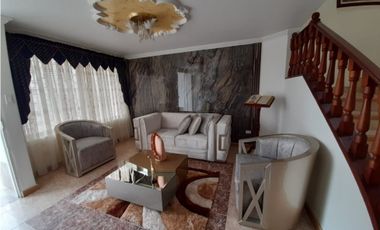 Se vende hermosa casa de dos pisos Barrio Las Flores Palmira Valle