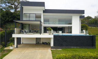 VENTA DE CASA JAMUNDI ALFAGUARA EXCLUSIVA GRAN AREA Y LUJO NEGOCIABLE