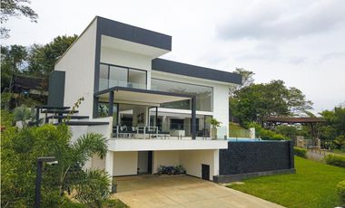 VENTA DE CASA JAMUNDI ALFAGUARA EXCLUSIVA GRAN AREA Y LUJO NEGOCIABLE