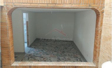 Venta de casa de 3 niveles en barrio La Riviera – Cúcuta