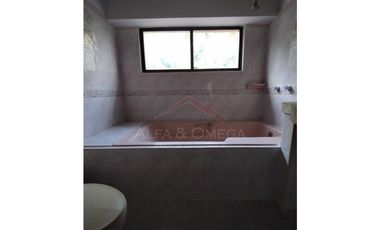 Venta de casa de 3 niveles en barrio La Riviera – Cúcuta