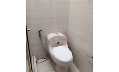 Venta de casa de 3 niveles en barrio La Riviera – Cúcuta