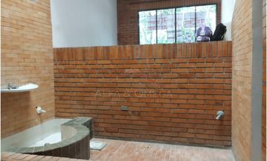 Venta de casa de 3 niveles en barrio La Riviera – Cúcuta