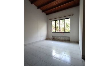 Venta de casa de 3 niveles en barrio La Riviera – Cúcuta