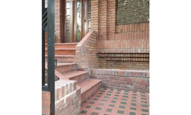 Venta de casa de 3 niveles en barrio La Riviera – Cúcuta