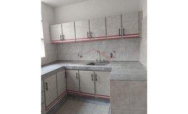 Venta de casa de 3 niveles en barrio La Riviera – Cúcuta