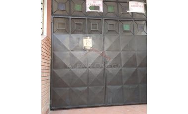 Venta de casa de 3 niveles en barrio La Riviera – Cúcuta