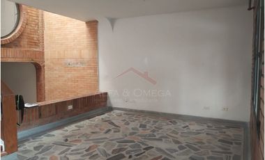 Venta de casa de 3 niveles en barrio La Riviera – Cúcuta