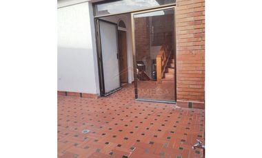 Venta de casa de 3 niveles en barrio La Riviera – Cúcuta