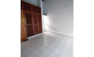 Venta de casa de 3 niveles en barrio La Riviera – Cúcuta