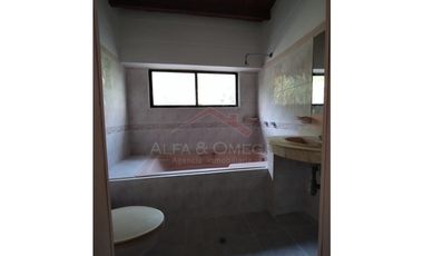 Venta de casa de 3 niveles en barrio La Riviera – Cúcuta