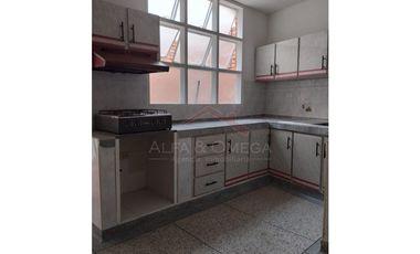 Venta de casa de 3 niveles en barrio La Riviera – Cúcuta