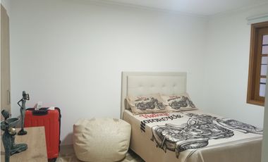 Casa de dos pisos en Venta, Laureles