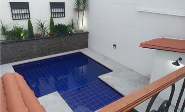 Casa de dos pisos en Venta, Laureles