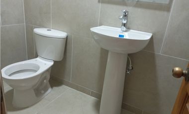 Casa de dos pisos en Venta, Laureles