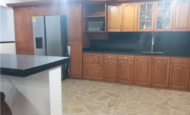 Casa de dos pisos en Venta, Laureles