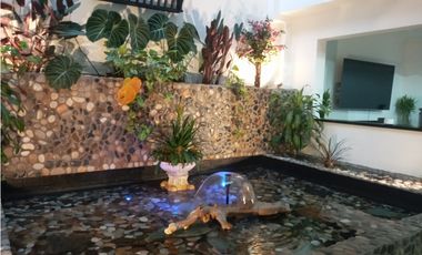 Casa de dos pisos en Venta, Laureles