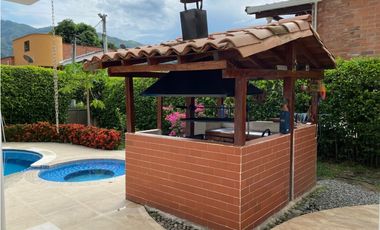 Casa de verano en zona urbana de San Jerónimo