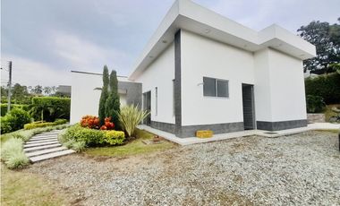 Se Vende  Casa Campestre Vía El Eden Armenia Quindío