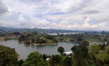 Casa finca Guatapé con hermosa vista 360 grados