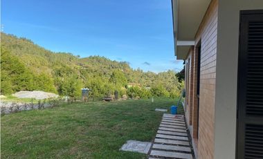 Casa para estrenar en venta en Envigado sector Alto de las Palmas