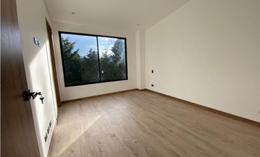 Casa para estrenar en venta en Envigado sector Alto de las Palmas