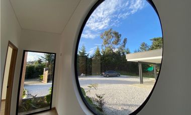 Casa para estrenar en venta en Envigado sector Alto de las Palmas