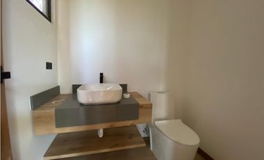 Casa para estrenar en venta en Envigado sector Alto de las Palmas