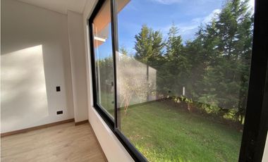 Casa para estrenar en venta en Envigado sector Alto de las Palmas