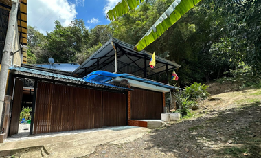 Maat vende Casa Quebradanegra 306m2 $600Millones
