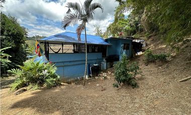 Maat vende Casa Quebradanegra 306m2 $600Millones