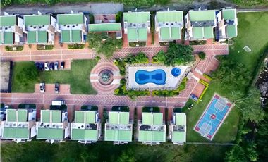Maat vende hermosa Casa en Condominio-Villeta 216m2, $650Millones