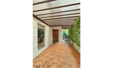 Maat vende hermosa Casa en Condominio-Villeta 216m2, $650Millones