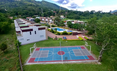 Maat vende hermosa Casa en Condominio-Villeta 216m2, $650Millones