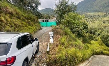 Casa en construccion en Norteamerica (BELLO)