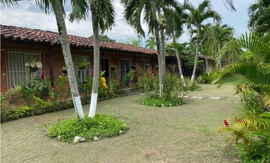 Se vende finca amoblada de 7.500m2 de terreno y con piscina Rozo Valle