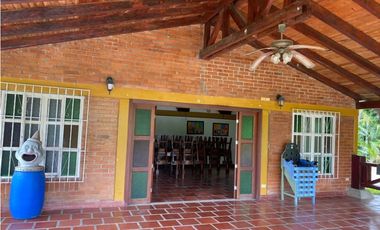 Se vende finca amoblada de 7.500m2 de terreno y con piscina Rozo Valle