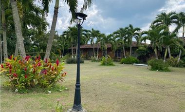 Se vende finca amoblada de 7.500m2 de terreno y con piscina Rozo Valle