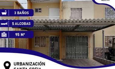 Se vende casa dúplex en la urbanización Santa Sofia de Sabanagrande.
