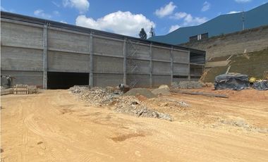 Lote para bodegas en venta