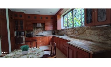 CASA EN VENTA POBLADO PARTE BAJA  MEDELLIN