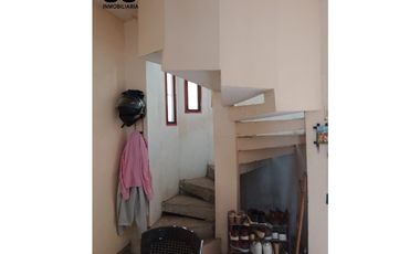 Se venden casa y apartamento en barrio centro