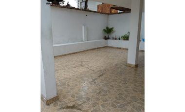 Se venden casa y apartamento en barrio centro