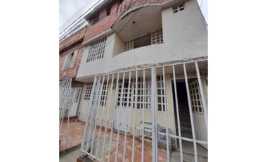 Casa multifamiliar de tres pisos en venta Barrio Olímpico Palmira